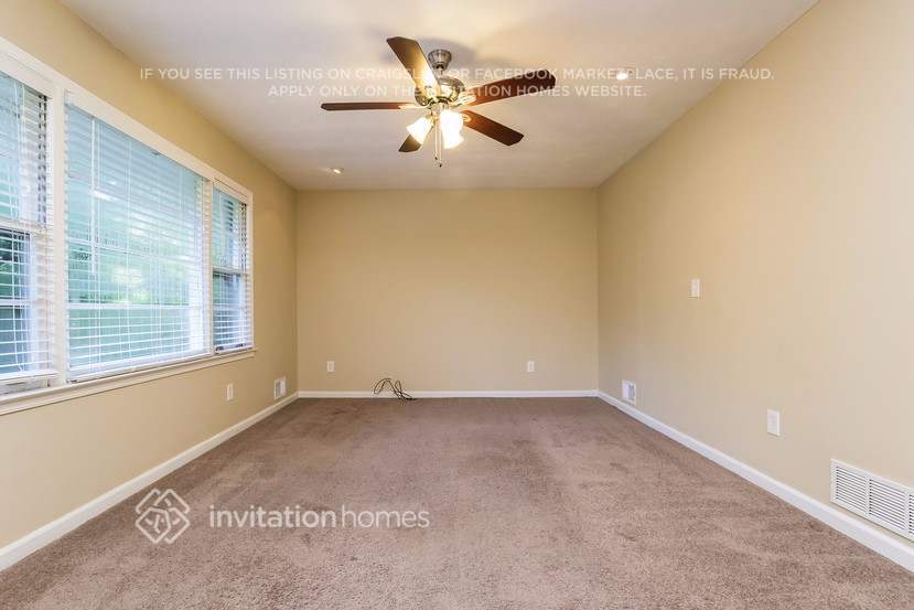 Building Photo - 1398 Yates Ave