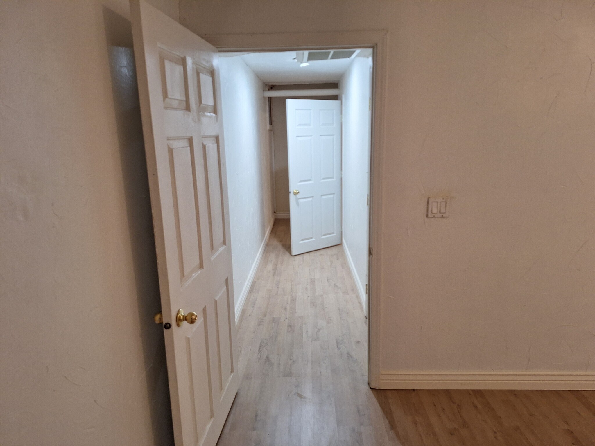 Building Photo - 2437 N Curtis Rd