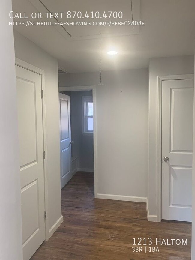 Building Photo - 1213 Haltom-