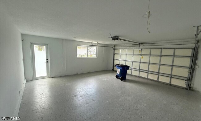 Building Photo - 111 E North Shore Ave