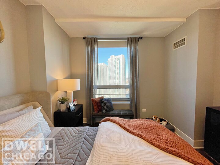 Building Photo - 216 N Canal St