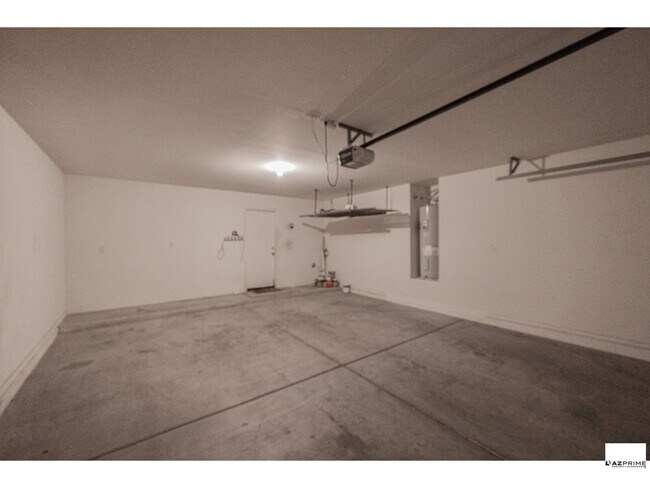 Building Photo - 6715 S 35th Dr