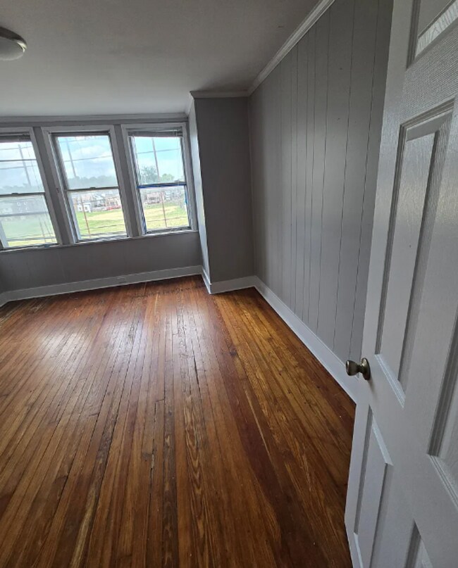 Building Photo - Charming 3-Bedroom, 1-Bathroom Home