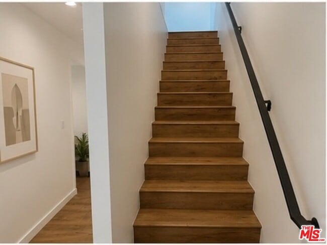 Building Photo - 5638 Woodman Ave