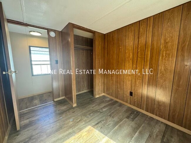 Building Photo - 23 Morton Ave