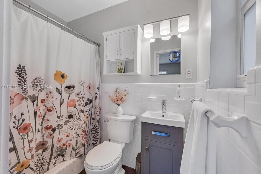 Building Photo - 4764 NE 15th Way