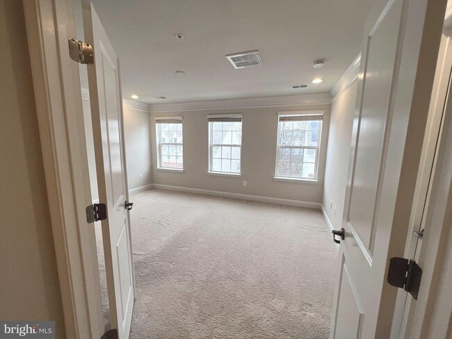 Building Photo - 1286 Orchid Rd
