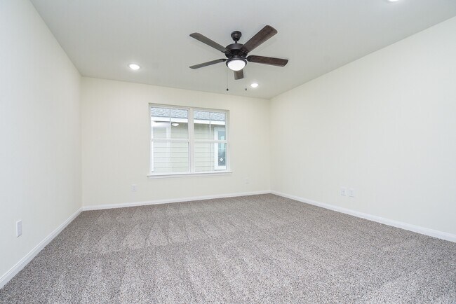 Building Photo - 2807 Topiary Ln