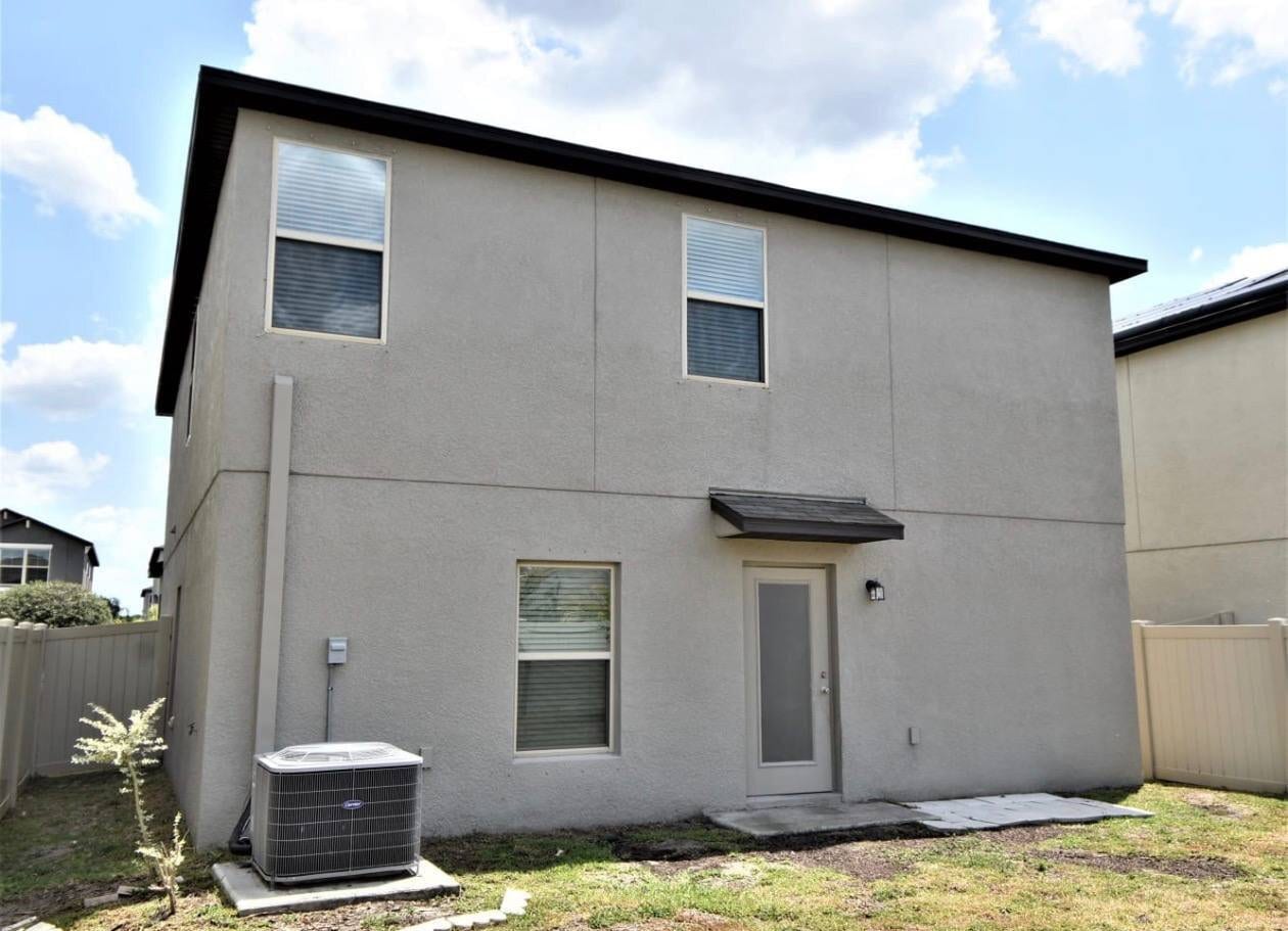 Building Photo - 10211 Cool Waterlily Ave