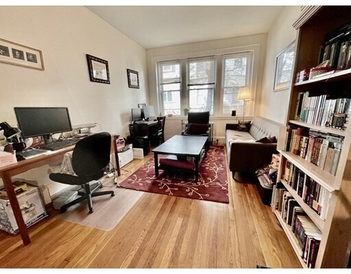 Building Photo - 73 Martin St