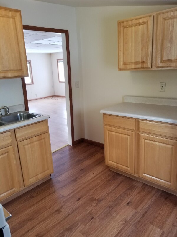 Building Photo - 114 3rd Ave W