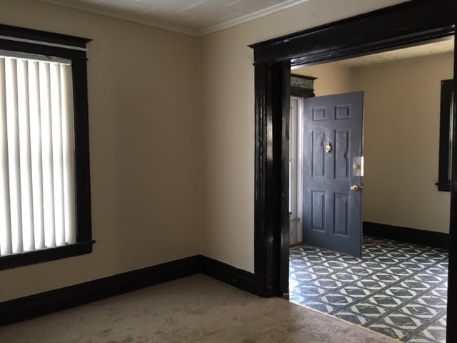 Building Photo - HUGE SINGLE FAMILY FOR RENT !!