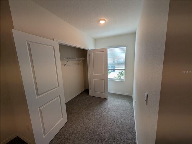 Building Photo - 11154 Crescent Deer Dr