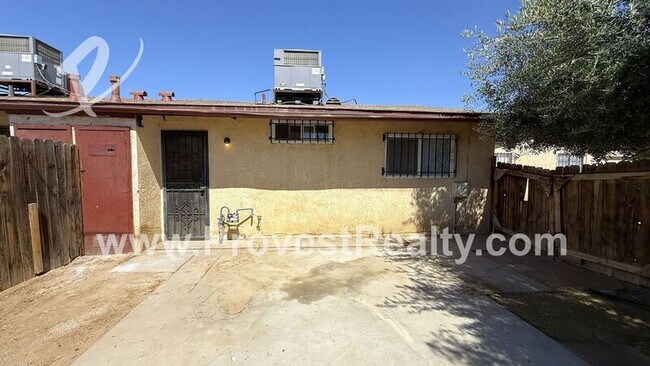 Building Photo - 20130 Rimrock Rd E