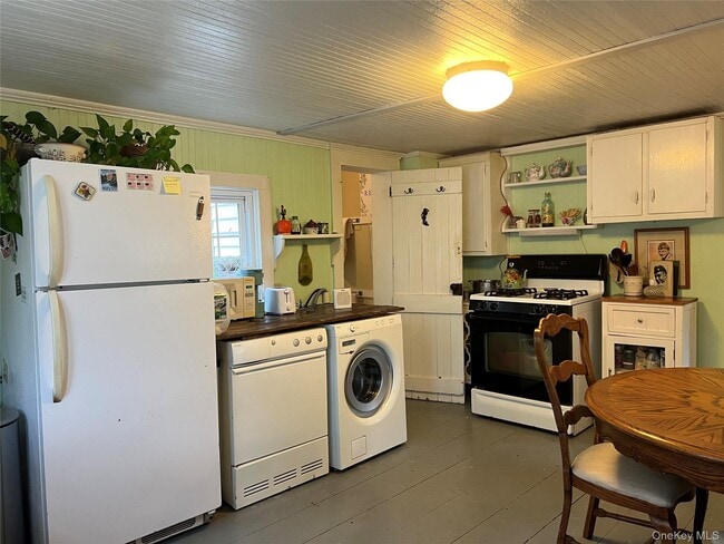 Building Photo - 11930 Main Rd