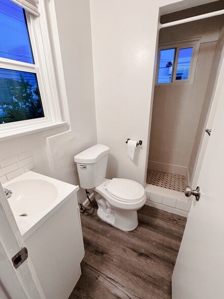 Building Photo - 1054 Winchester Ave