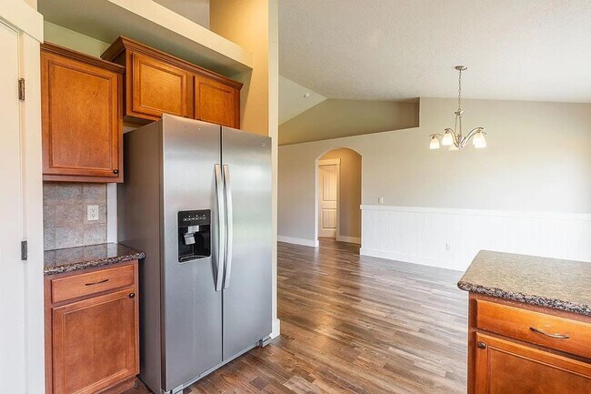 Building Photo - Beautiful 3 bed 2 bath Meridian home in th...