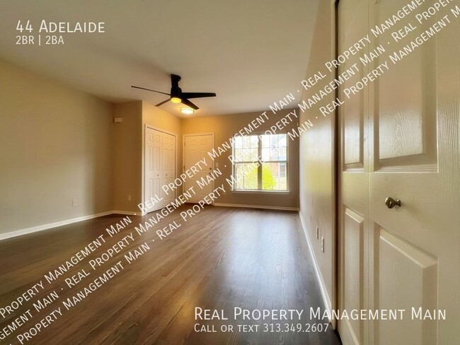 Building Photo - 44 Adelaide-