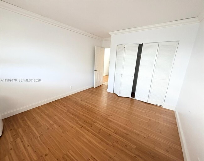 Building Photo - 1350 E Sample Rd