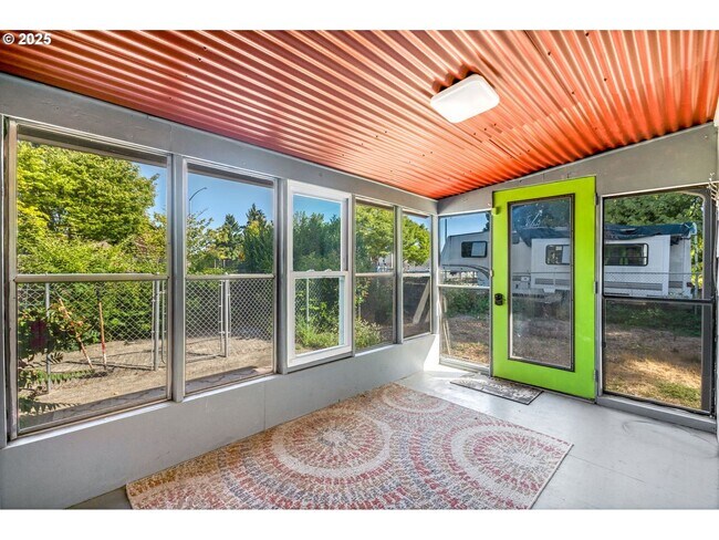 Building Photo - Classic Hillsboro Home with Two Spacious B...