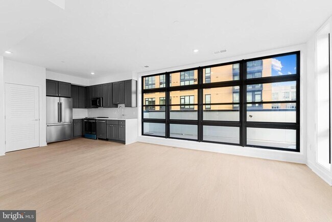 Building Photo - 1417 Belmont St NW