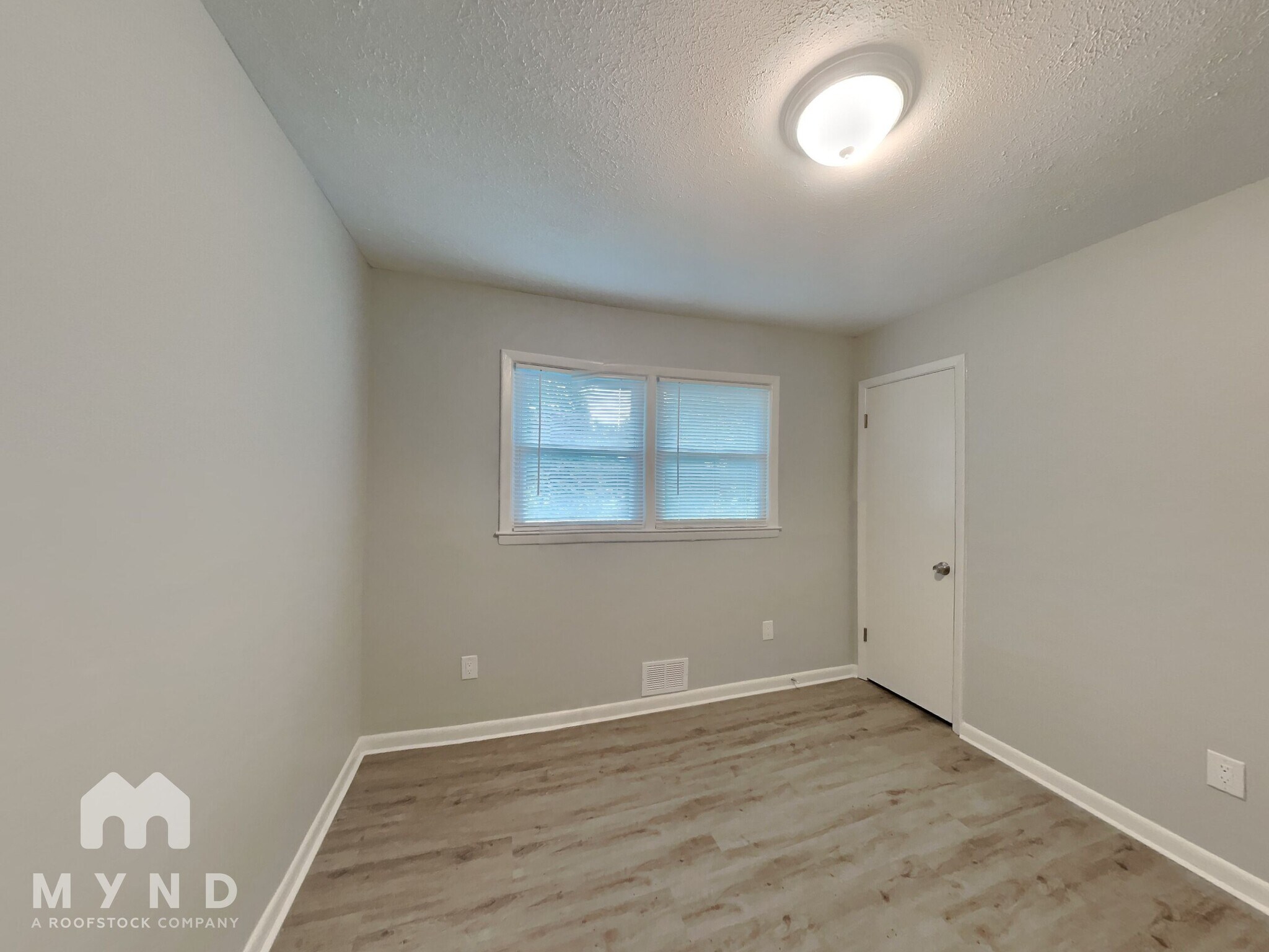 Building Photo - 2180 Rockdale Dr NW