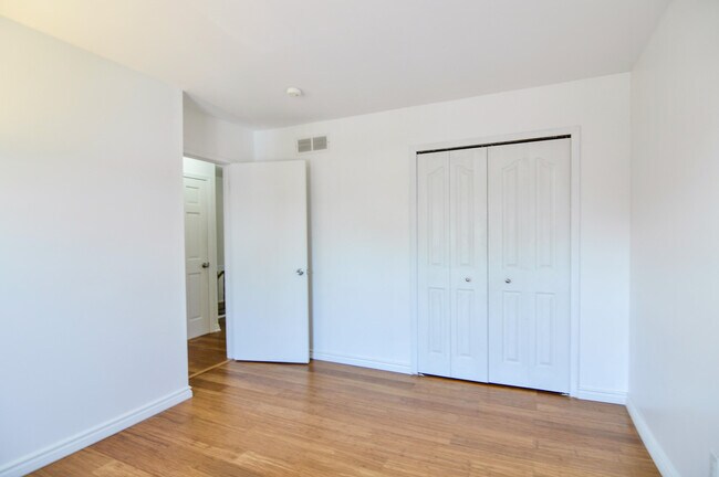 Building Photo - 3479 Burbank Dr