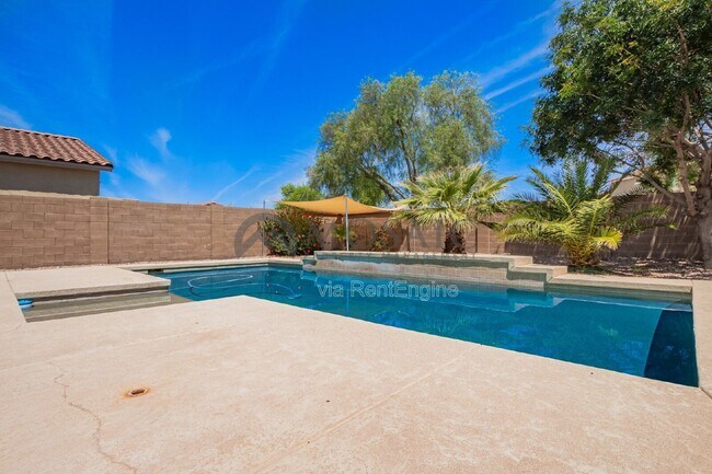 Building Photo - 44196 Askew Dr