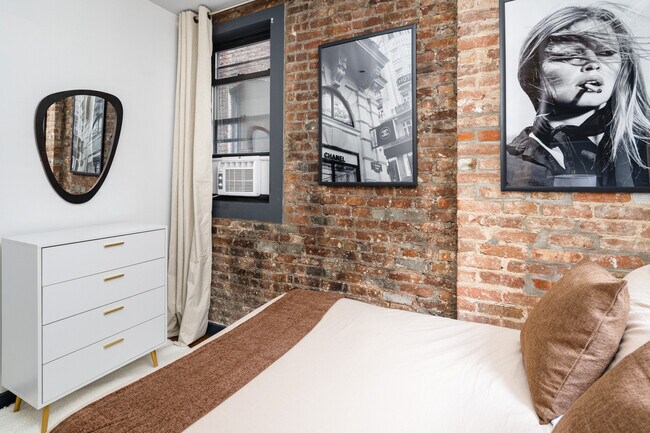 Plenty space for your clothes - Stylish 3/4BD Apartments (+Rooftop&Backyard)