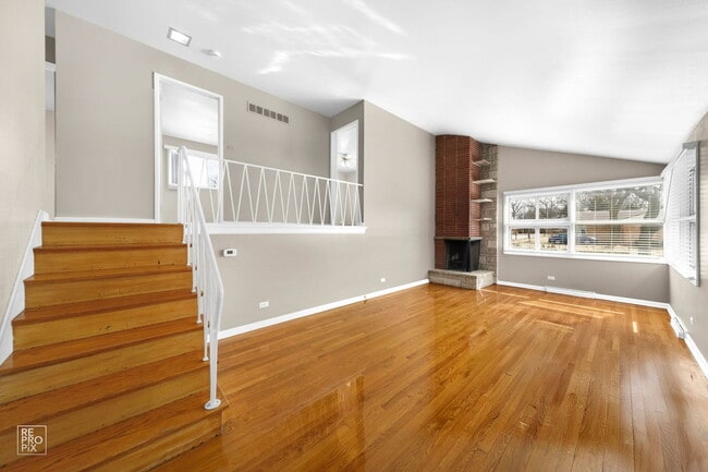 Building Photo - 393 Huntington Ln