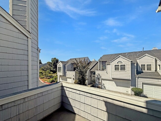 Building Photo - Stunning 2BD/2BA Condo on Scripps Ranch Bl...