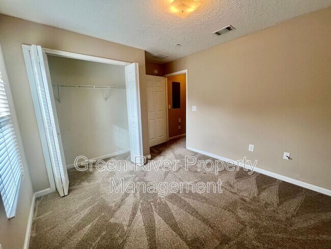 Building Photo - 7920 Merrill Rd