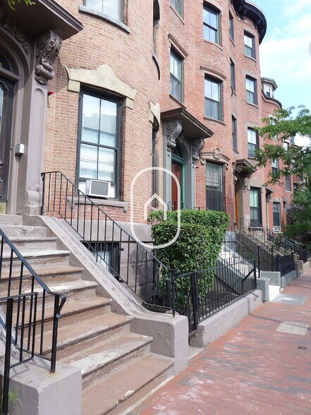 Building Photo - 688 Massachusetts Ave