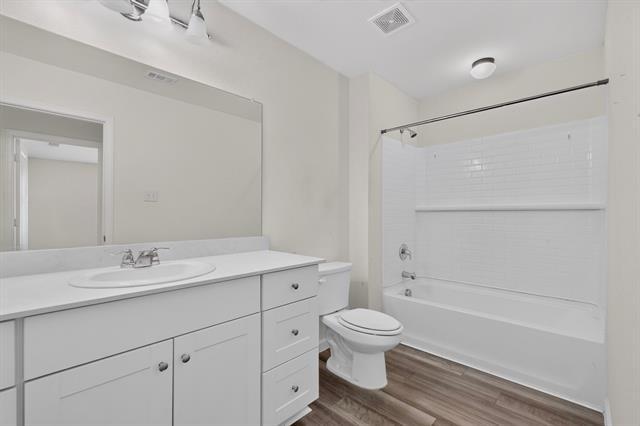 Building Photo - 702 Camden Dr