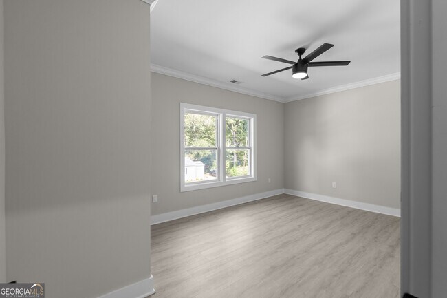 Building Photo - 1331 Diamond Ave SE