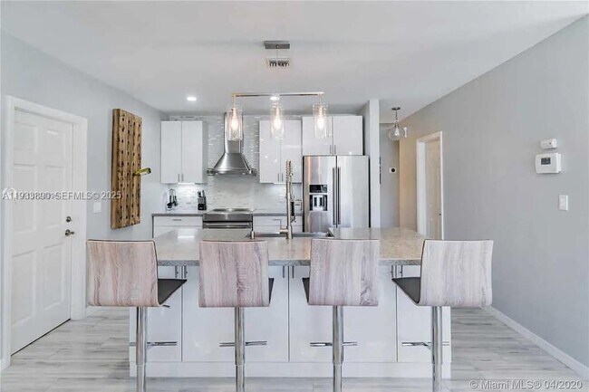 Building Photo - 1731 NE 172nd St