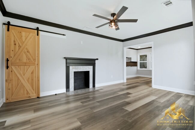 Building Photo - 1439 Westridge Rd SW