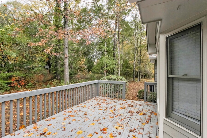 Building Photo - 10 Beaverdam Ct
