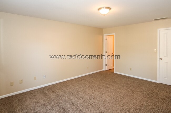 Building Photo - Coming Soon! Freshly Updated Fishers Home!