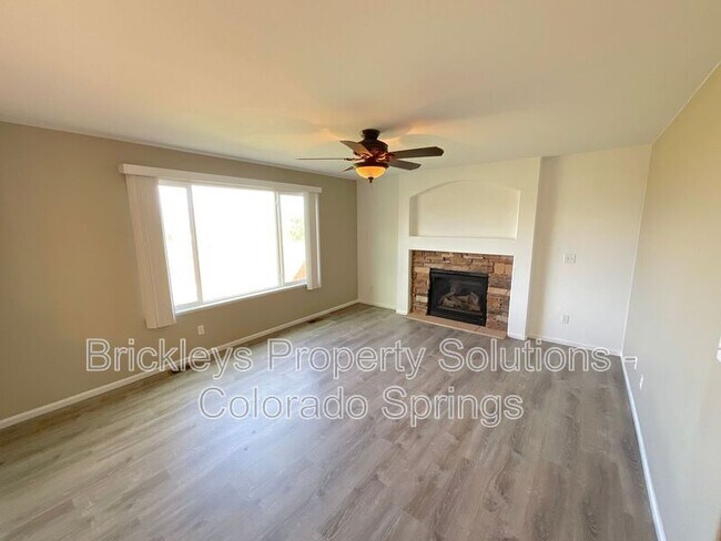 Building Photo - 7168 Prairie Wind Dr