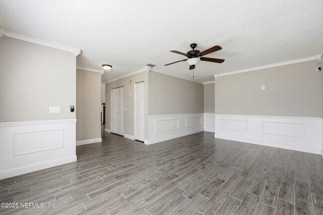 Building Photo - 760 Plainfield Ave