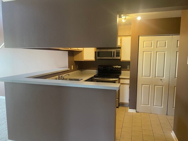 Building Photo - 2 Bedroom 2 Bathroom with Loft- Available Now!