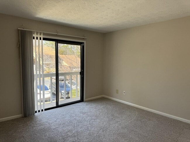 Building Photo - 731 Hanover Ln SE