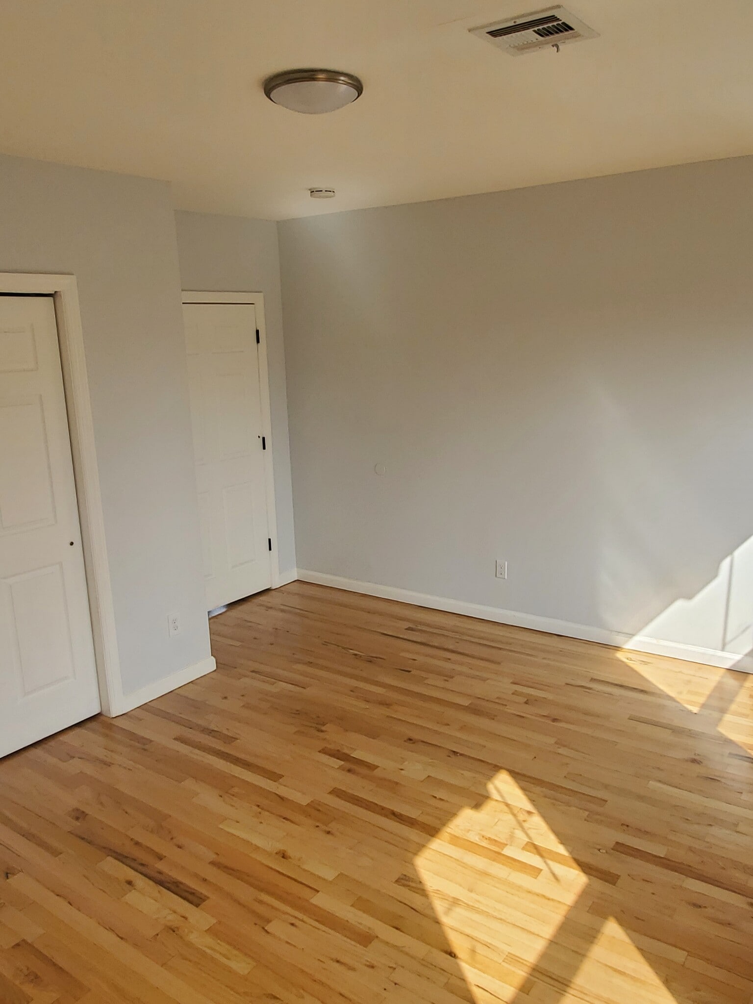 Bed 1 - 250 Inslee Pl