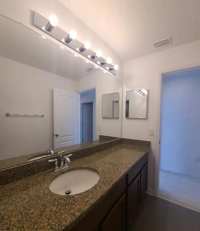 Building Photo - 1052 Ketzal Dr