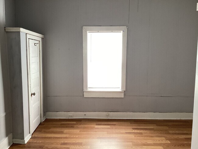 Building Photo - DOWNTOWN WILMINGTON! Historic Cottage - 2B...