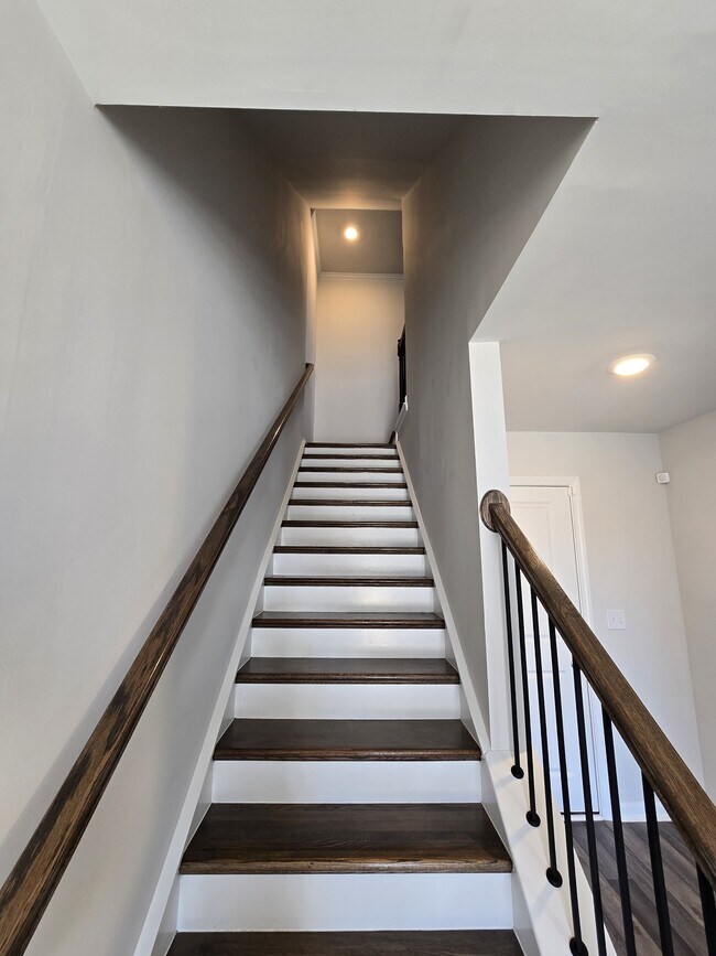 Building Photo - 6309 Truxton Ln