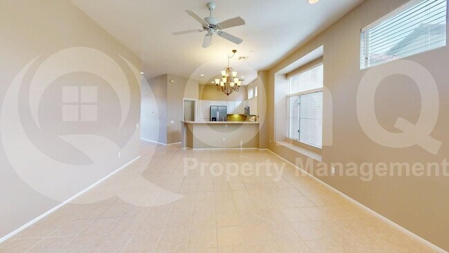 Building Photo - 13853 N Lobelia Way