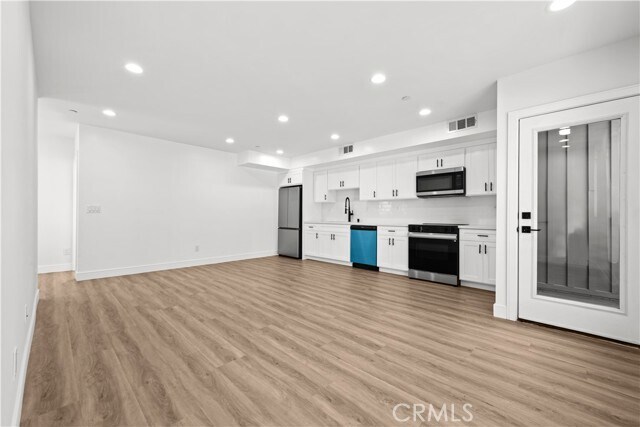 Building Photo - 6700 Kester Ave