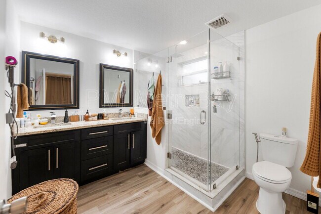 Building Photo - 902 W Alsobrook St